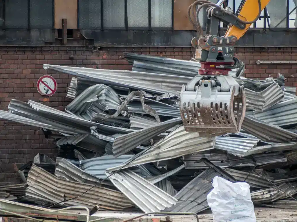 audyt odpadów budowlanych odbiór złomu dla firm budowlanych odpady budowlane w Londynie recykling odpadów z rozbiórek recykling złomu metalowego
